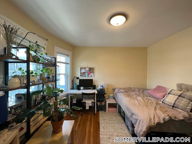 Building Photo - 16-18 Silvey Place