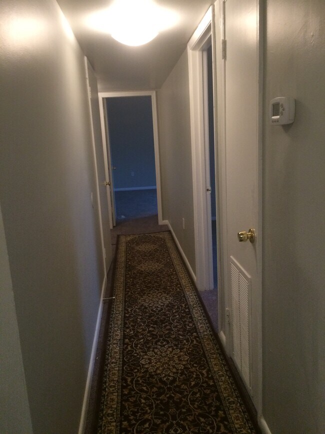 Interior hall view - 16 Danbury St SW