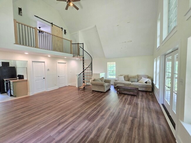 Foto del edificio - 6013 Bates Pike SE