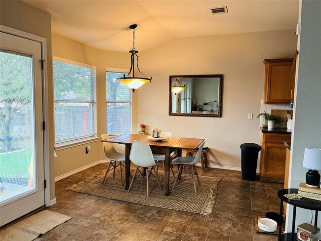 Foto del edificio - 14324 Mowsbury Dr