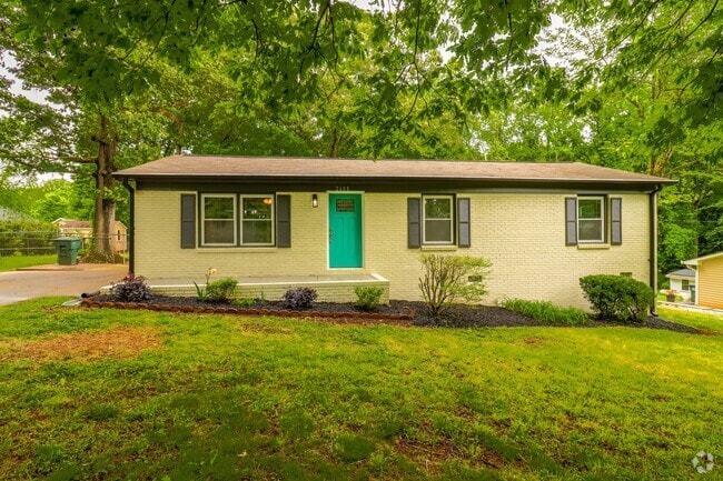 Building Photo - 2608 Meadow Lark Ln