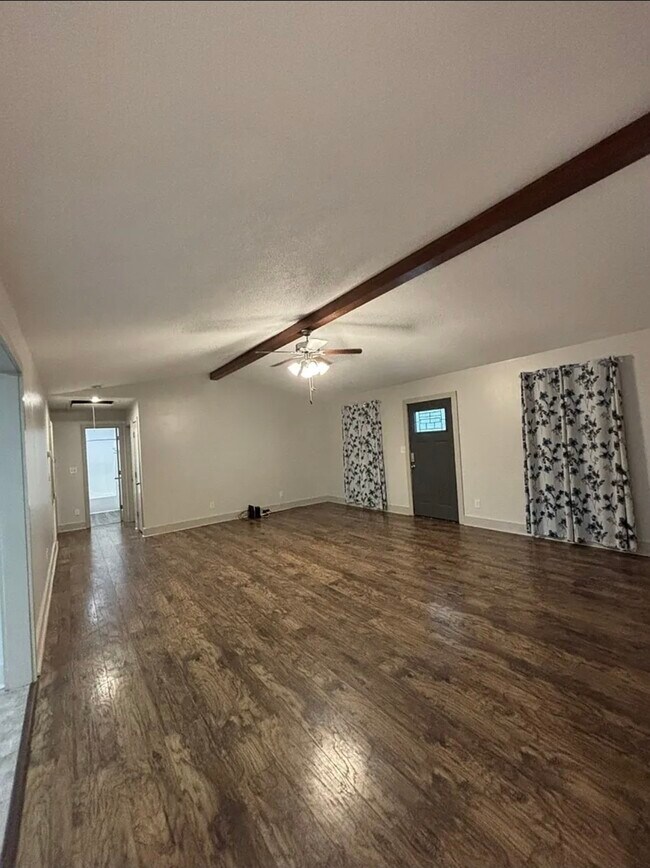 Foto del edificio - 113 Moss Ln