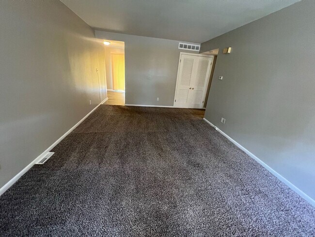 Foto del edificio - Coming Soon! Charming 2Bed/1Bath Duplex