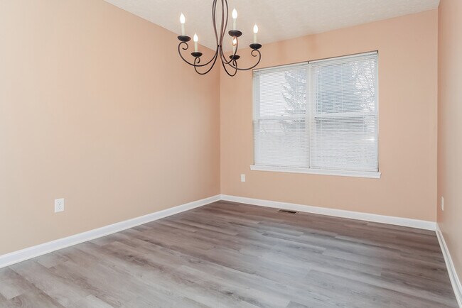 Building Photo - 1355 Peregrine Way