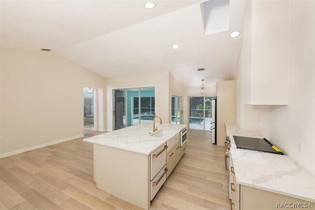 Foto del edificio - 1105 N Chance Way