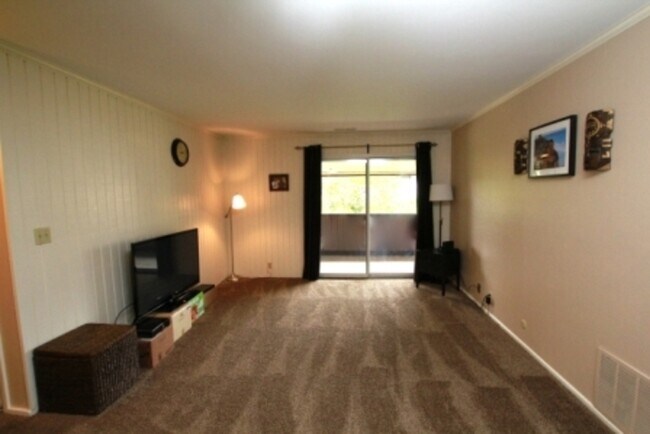 Building Photo - 258 W Garden Park Dr