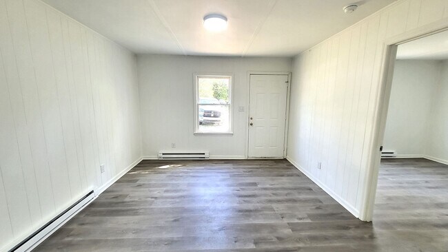 Foto del edificio - Remodeled Two Bedroom House for Rent in La...