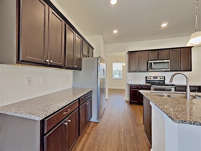 Foto del edificio - 1324 Celery Ave