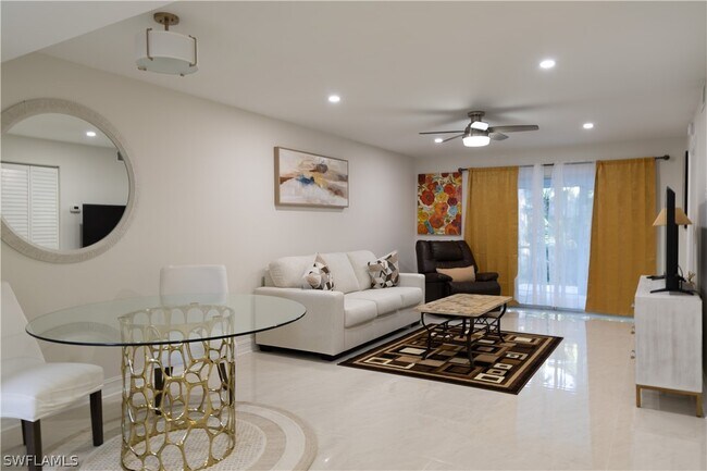 Foto del edificio - 28280 Pine Haven Way