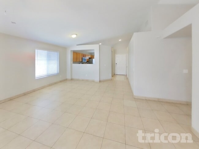 Building Photo - 10446 W Orange Dr