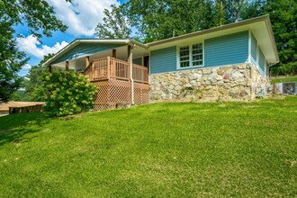 Building Photo - 1032 S Seminole Dr