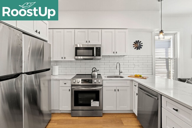 Foto del edificio - Furnished Private Bedroom with Private Bath in East Boston!