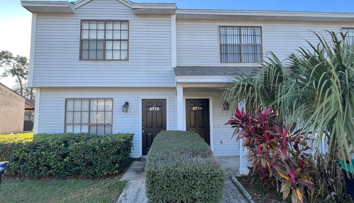 Foto principal - 2714 Tally Ho Ave