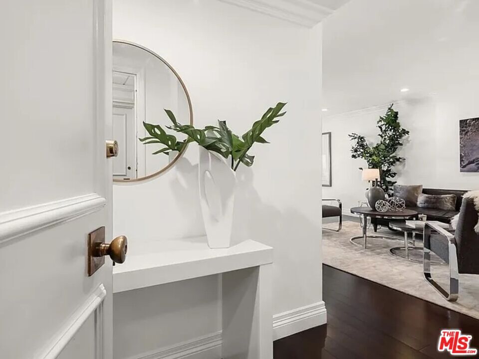 Foto principal - 10450 Wilshire Blvd
