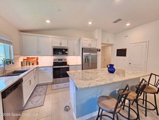 Foto del edificio - Turchetta Court, now available!