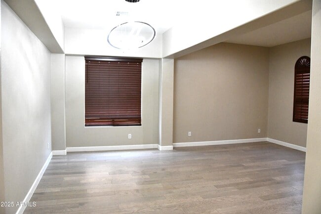 Foto del edificio - 9539 W Harmony Ln