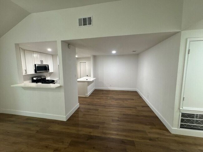 Foto del edificio - 14306 Vandever St