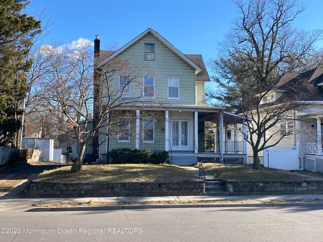 117 Pearl St, Red Bank, NJ 07701 Room for Rent in Red Bank, NJ