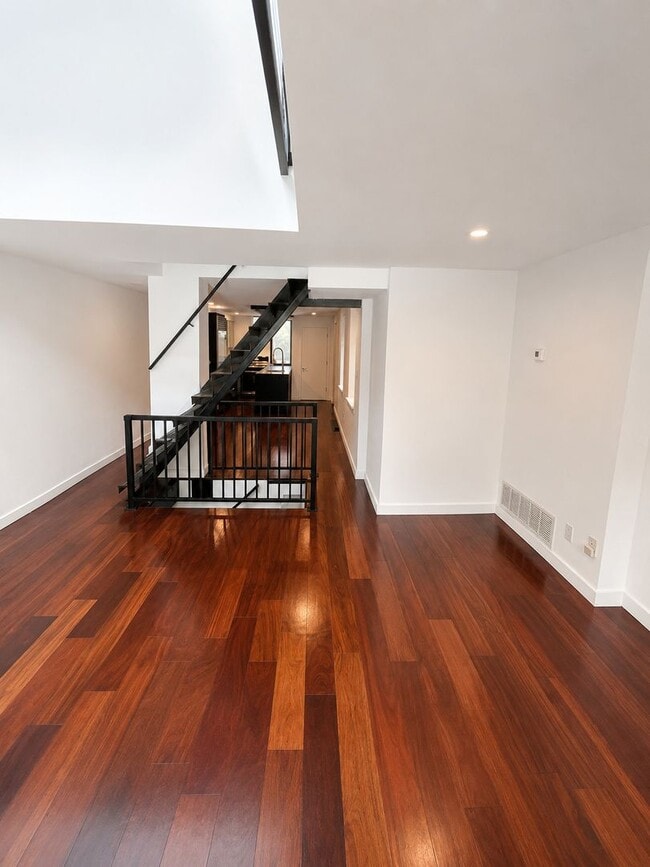 Building Photo - 1345 E Berks St