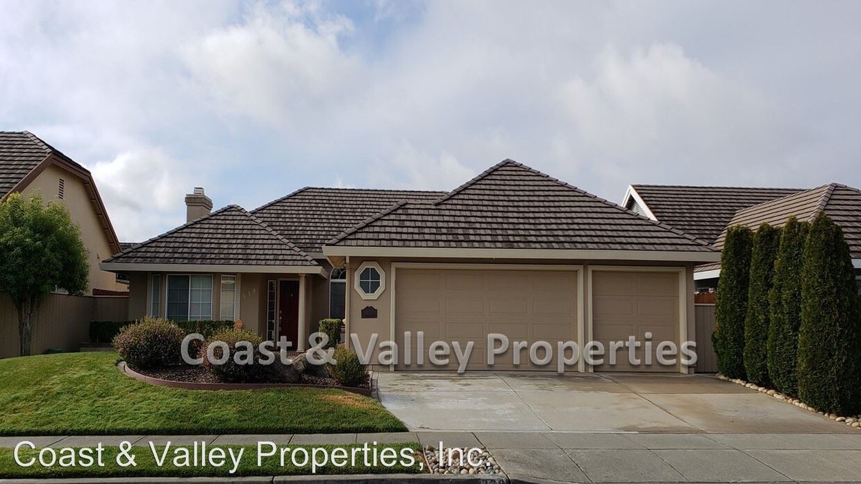 Primary Photo - 3 br, 2.5 bath House - 338 Westminster Dr.