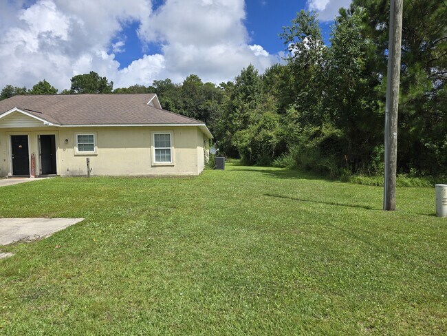 Building Photo - 407 S Ashley St
