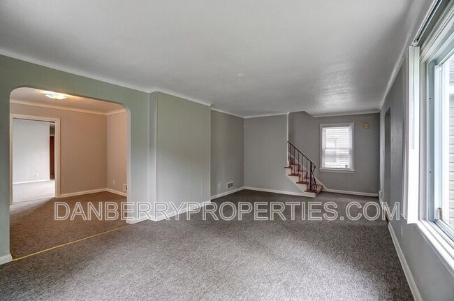 Building Photo - 1017 Searles Rd