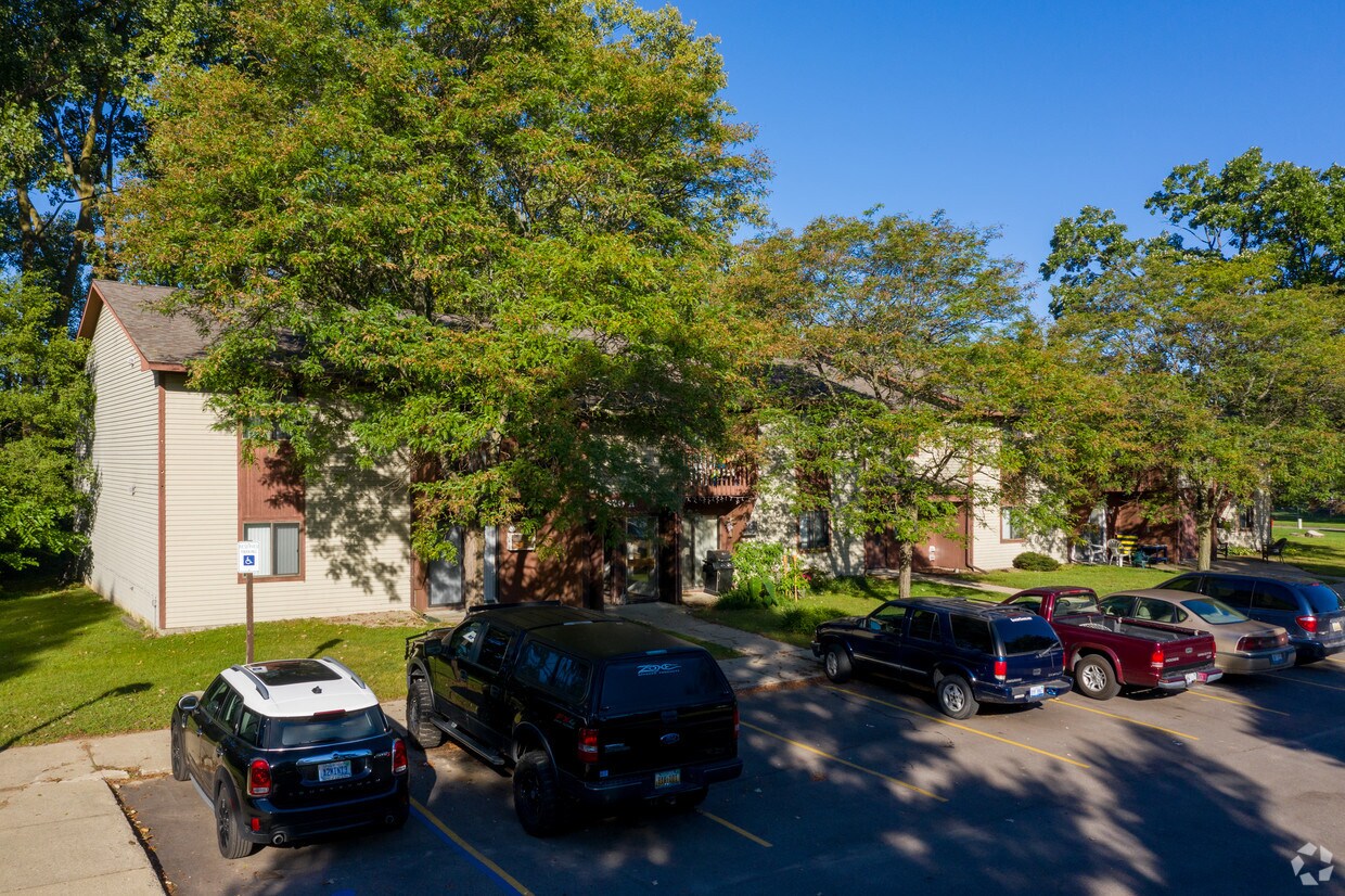 Pheasant Brook Apartments Apartments in Clinton, MI