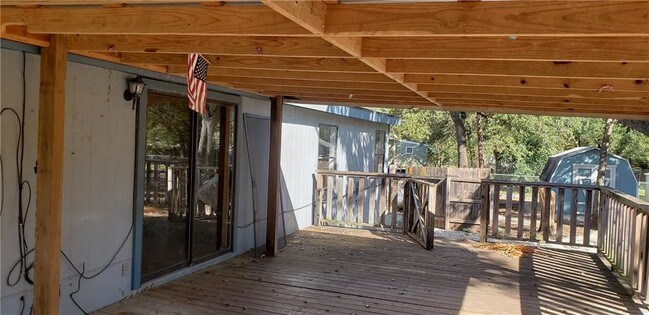 Building Photo - 1104 Bluebonnet Dr