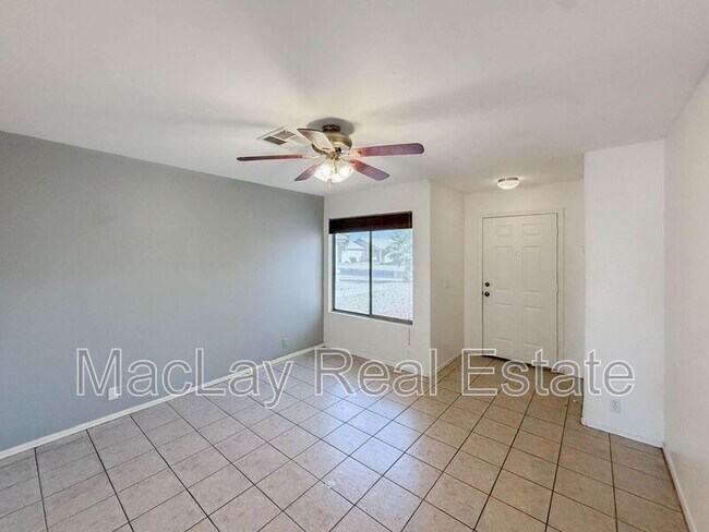 Foto del edificio - 15724 W Smokey Dr