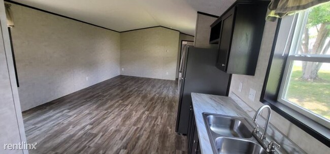 Building Photo - 3 br, 2 bath Mobile Home - 610 Akita Ln