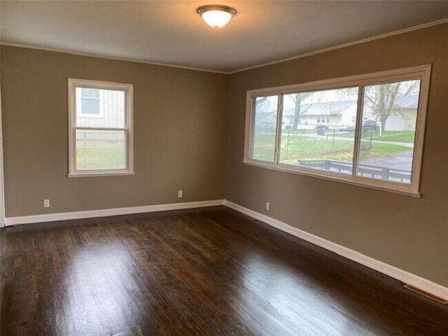 Building Photo - 4 Bedroom JUST FINISHED REHAB in KCK