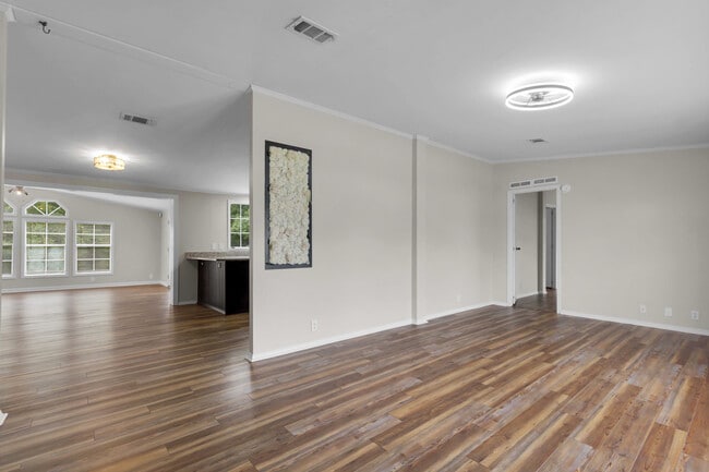 Foto del edificio - 628 Maynard Blvd