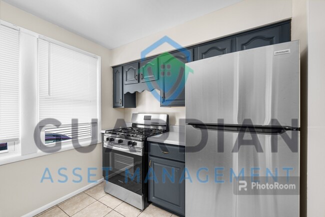 Building Photo - Fantastic 3 bedroom in great part of town.