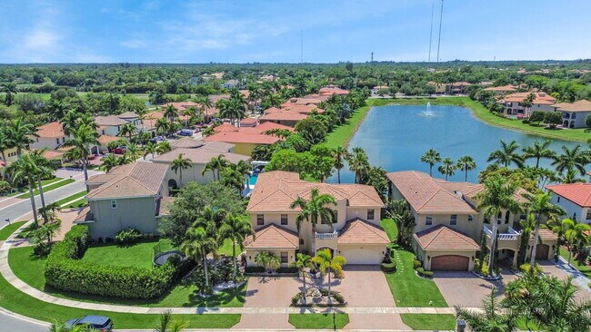 Foto del edificio - 8703 Club Estates Way