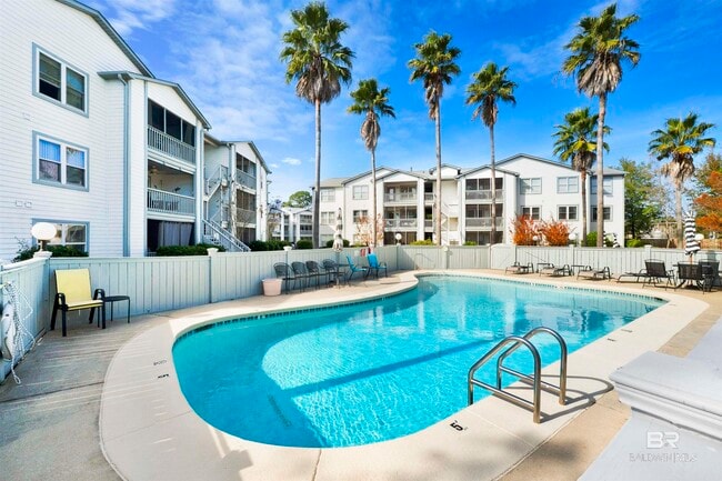 Building Photo - 2200 E 2nd St