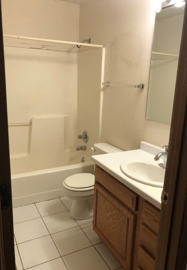 Bathroom - 1585 Girard Way