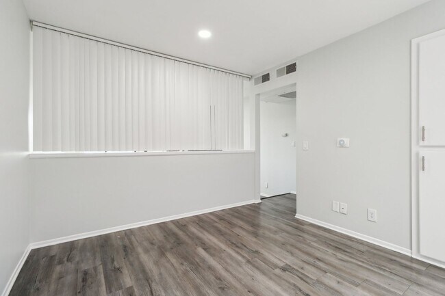 Interior Photo - 1223 Federal Ave