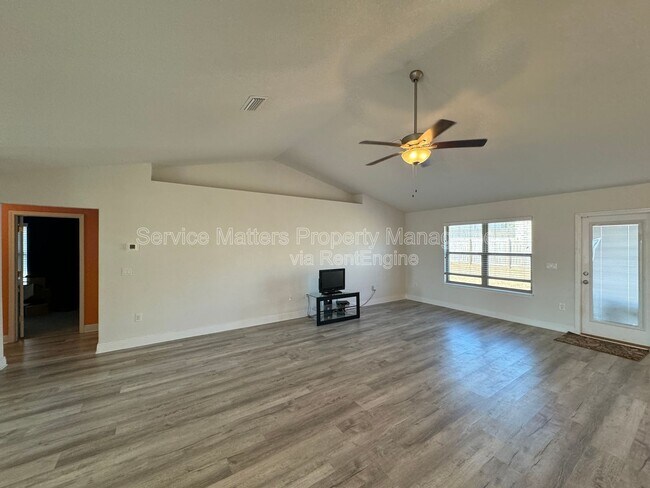 Building Photo - 5622 Burr St