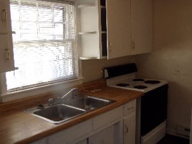 Foto del edificio - 3 Bedroom House in Fort Hill