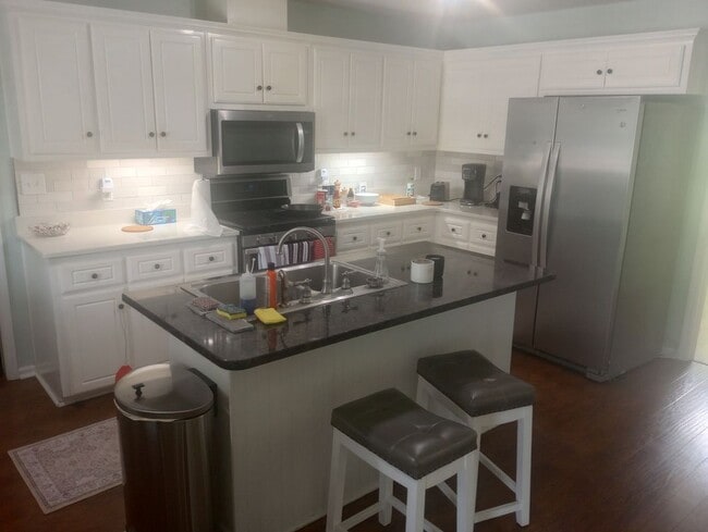 Building Photo - 518 Ridgecliff Ct