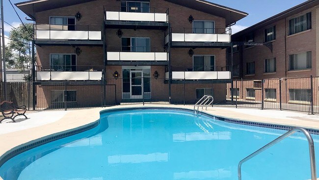 Building Photo - 3 bedroom in Aurora CO 80010