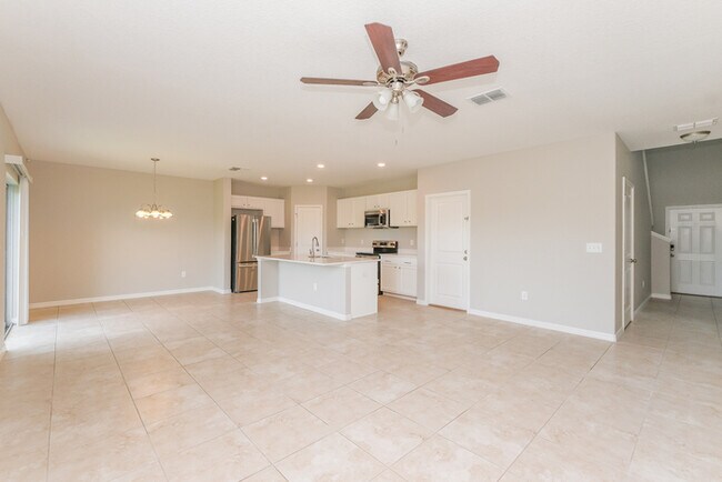 Foto del edificio - 6523 Trent Creek Dr