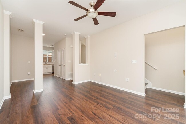 Foto del edificio - 1429 Camden Rd