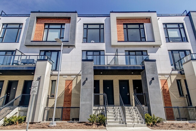 Building Photo - 9 Steckley House Ln