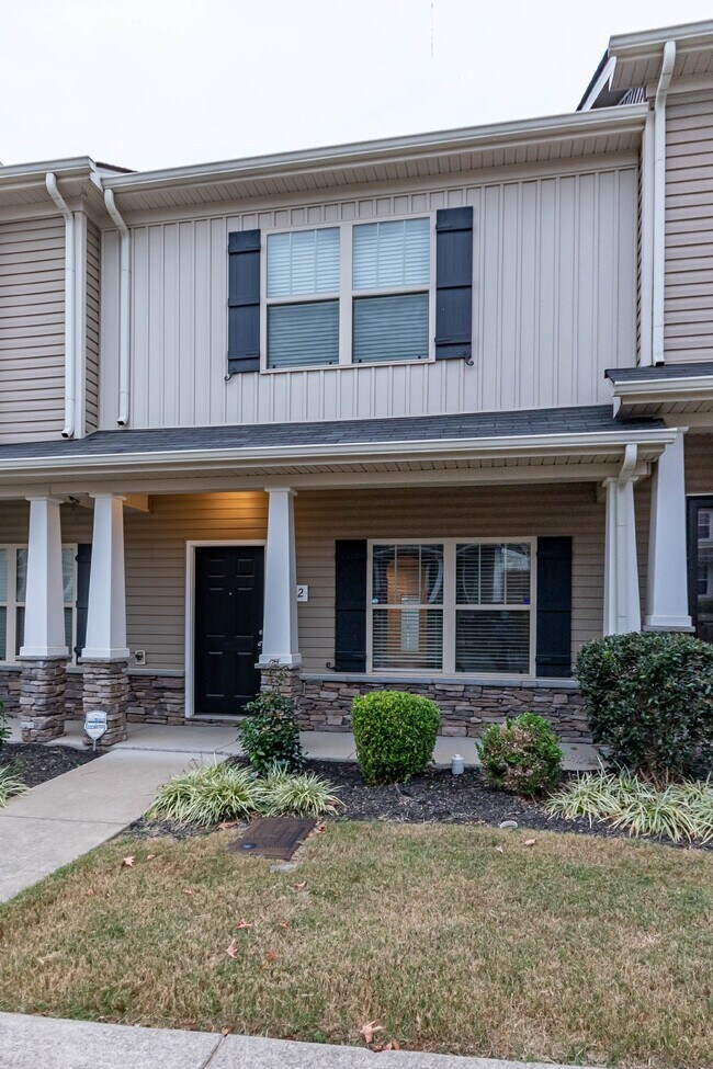 Photo - Available Now! Wonderfull Location! 2/2.5 Townhome w/ Upgrades.