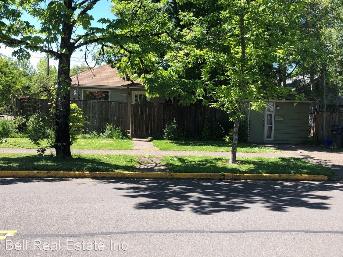 Primary Photo - 4 br, 2 bath House - 2490 Harris Street