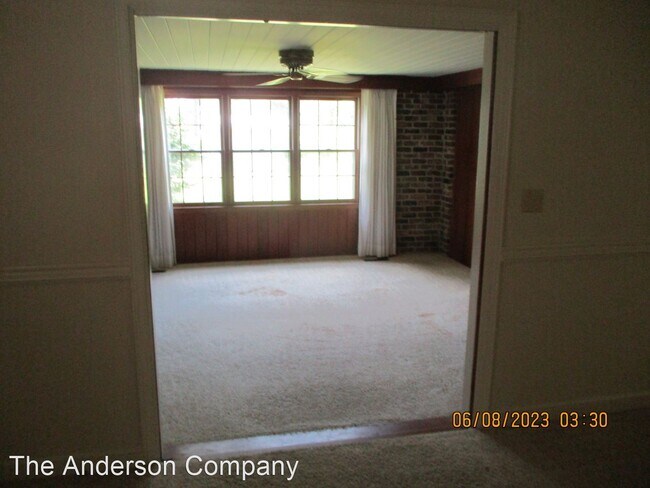 Building Photo - 3 br, 1.5 bath House - 1803 Whispering pin...