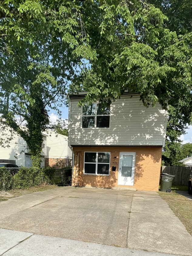 Primary Photo - 3130 Vimy Ridge Ave