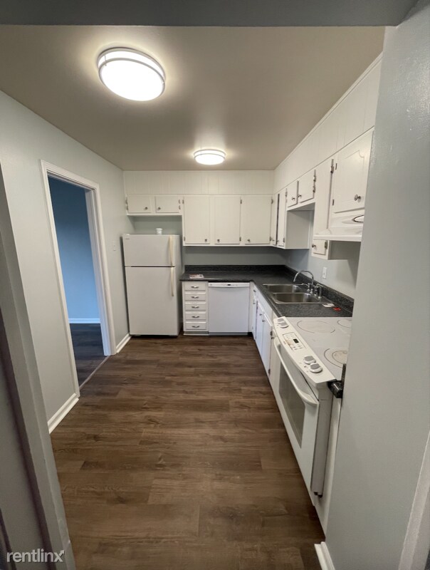 Building Photo - 1 br, 1 bath Condo - 2100 Montreat Ln