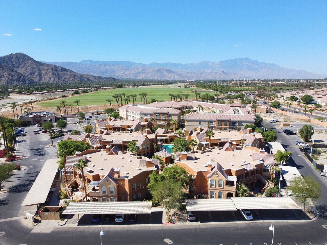 Foto principal - 45245 Seeley Dr